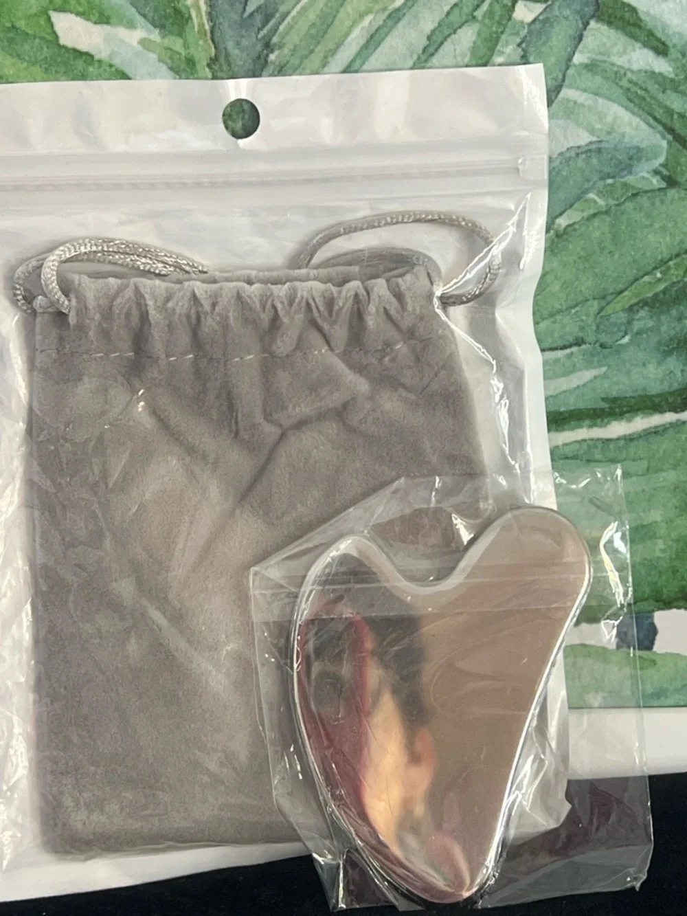 Facial Gua Sha Tool with Velvet Pouch - Rose Gold